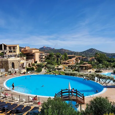 Διαμέρισμα Poisson Bleu In Toller Mit Pools, Animation, Sportmoeglichkeiten By Riviera Homelife Saint-Raphaël