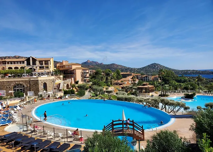 Apartment Poisson Bleu In Toller Mit Pools, Animation, Sportmoeglichkeiten By Riviera Homelife Saint-Raphael (Var)